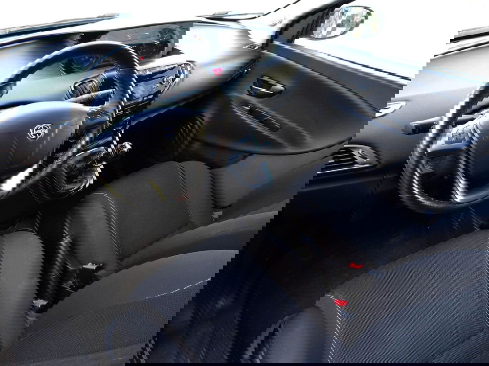 Lancia Ypsilon usata a Padova (8)