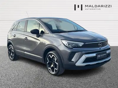 Opel Crossland 1.2 Elegance s&amp;s 110cv del 2023 usata a Bari