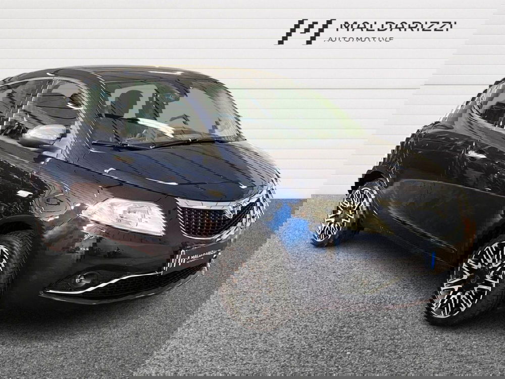 Lancia Ypsilon usata a Bari