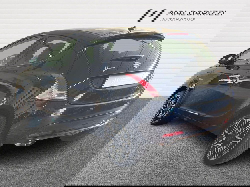 Lancia Ypsilon usata a Bari (4)