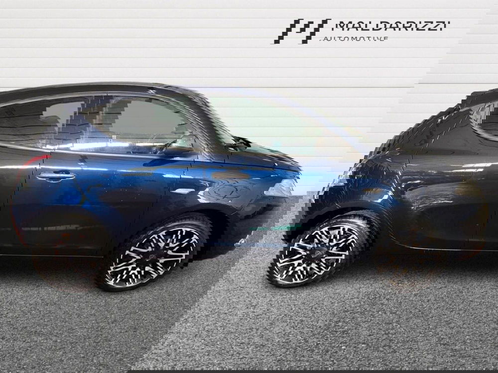 Lancia Ypsilon usata a Bari (5)