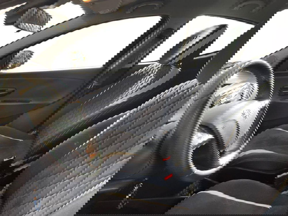 Lancia Ypsilon usata a Bari (7)