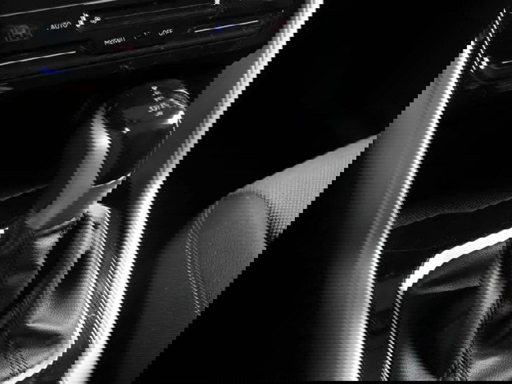 Volkswagen T-Roc usata a Padova (11)