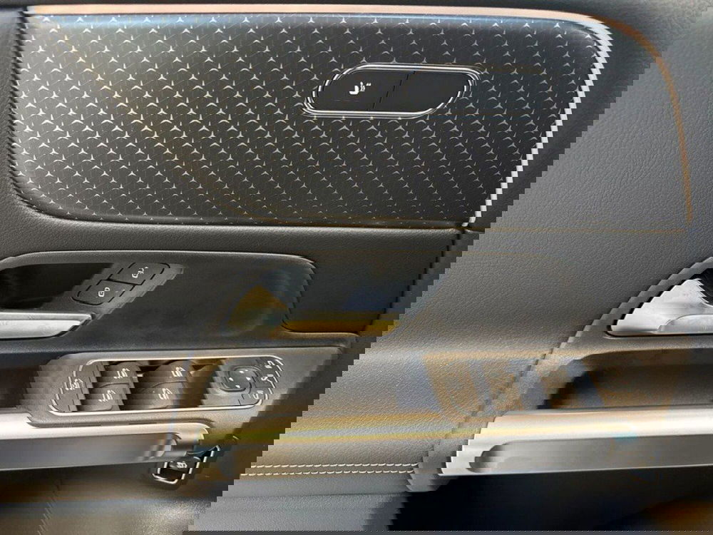 Mercedes-Benz GLB nuova a Rimini (17)