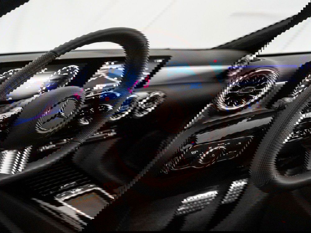 Mercedes-Benz Classe A Sedan nuova a Macerata (13)