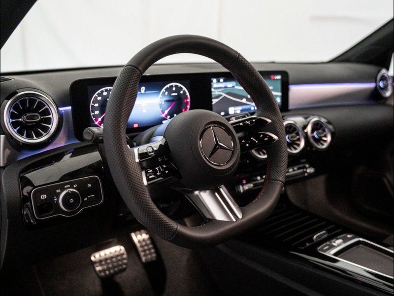 Mercedes-Benz Classe A Sedan nuova a Macerata (13)
