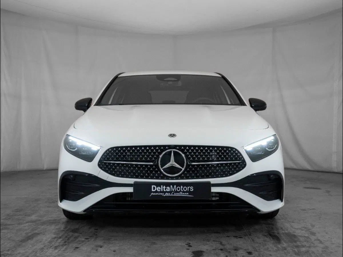 Mercedes-Benz Classe A Sedan nuova a Macerata (5)