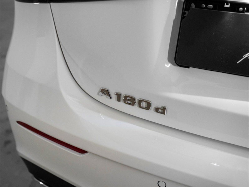 Mercedes-Benz Classe A Sedan nuova a Macerata (9)