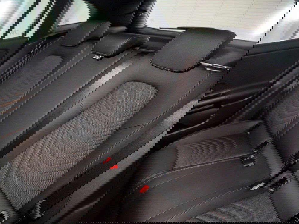 Mercedes-Benz GLA SUV nuova a Macerata (12)