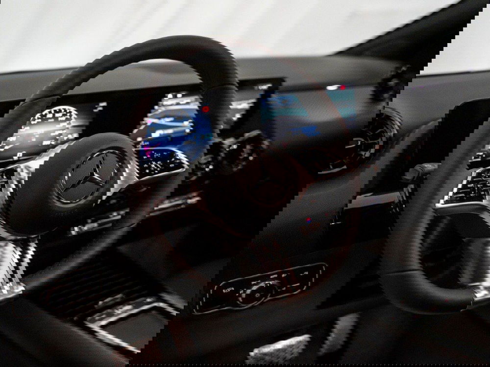 Mercedes-Benz GLA SUV nuova a Macerata (13)