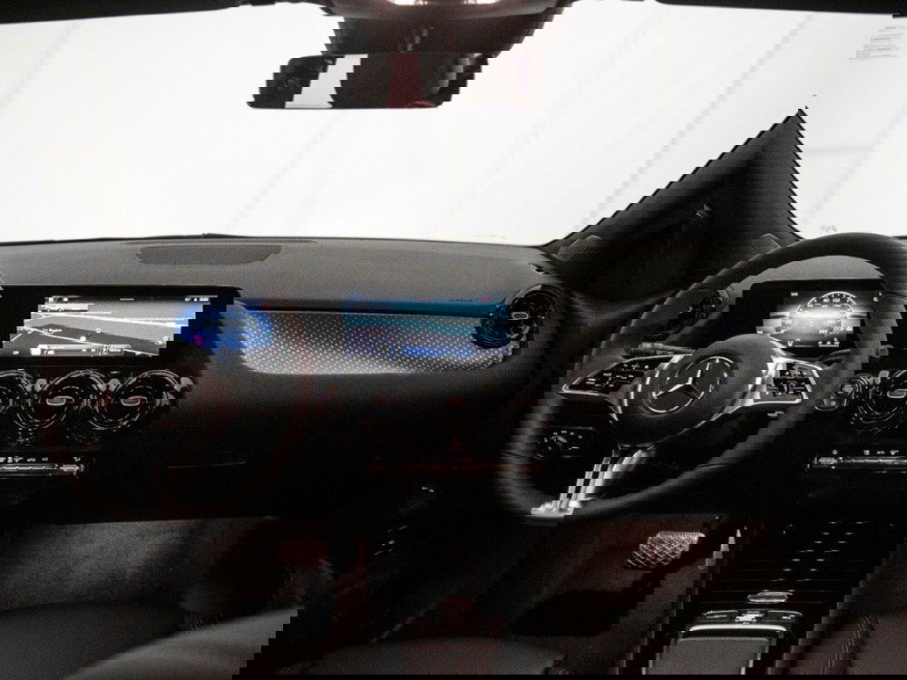 Mercedes-Benz GLA SUV nuova a Macerata (16)