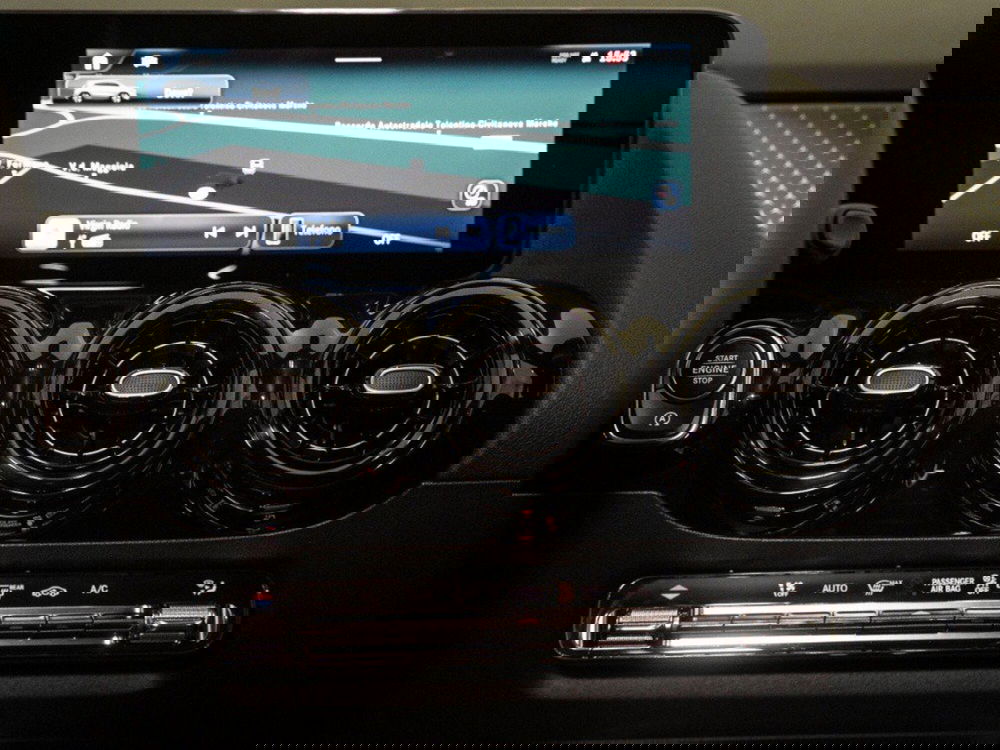 Mercedes-Benz GLA SUV nuova a Macerata (19)