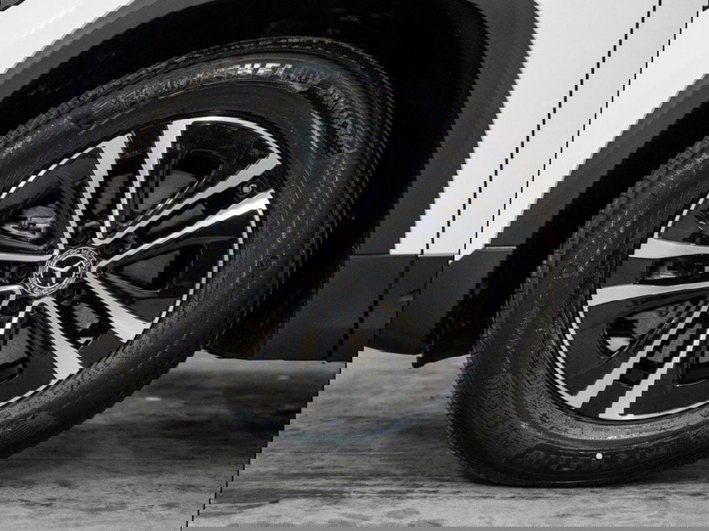 Mercedes-Benz GLA SUV nuova a Macerata (7)