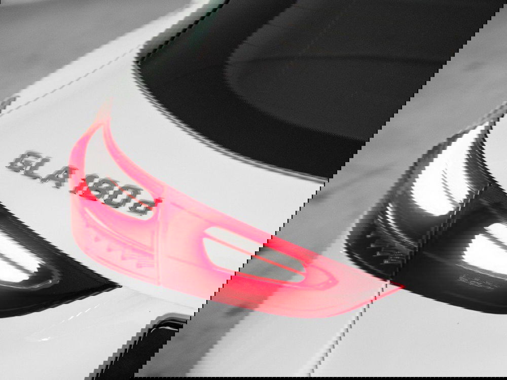 Mercedes-Benz GLA SUV nuova a Macerata (9)