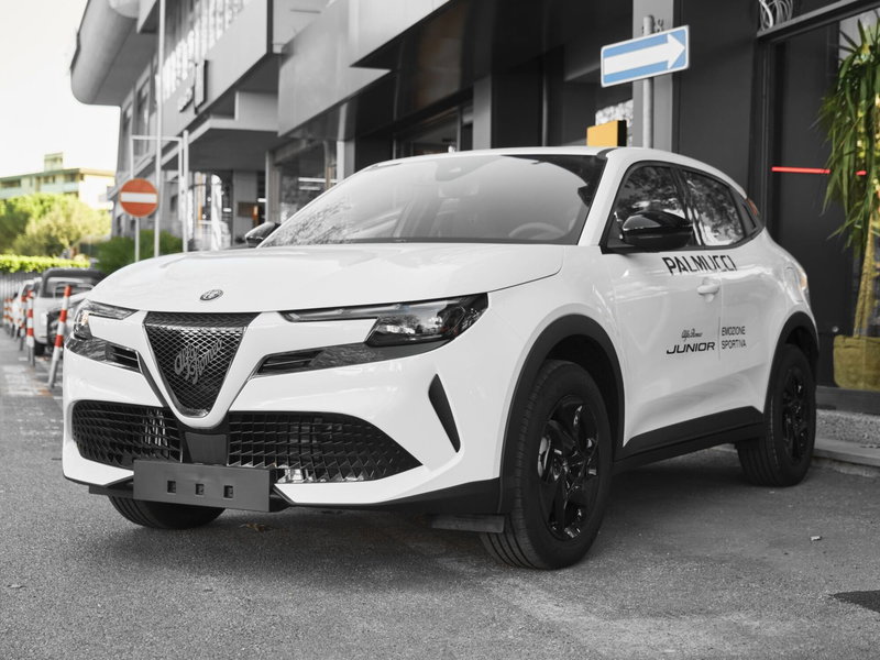 Alfa Romeo Junior nuova a Prato (2)