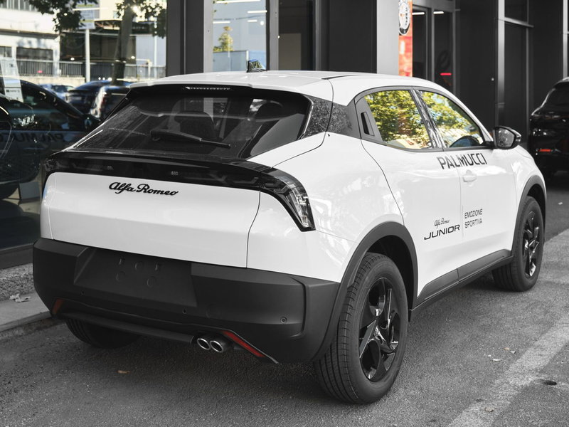 Alfa Romeo Junior nuova a Prato (5)