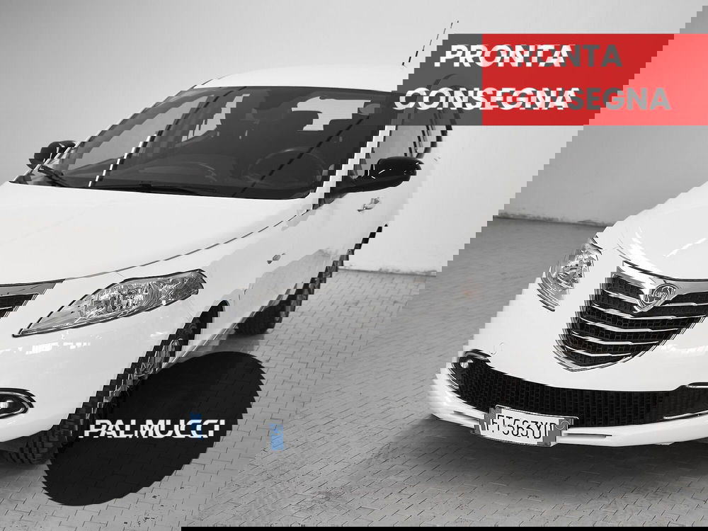 Lancia Ypsilon usata a Prato