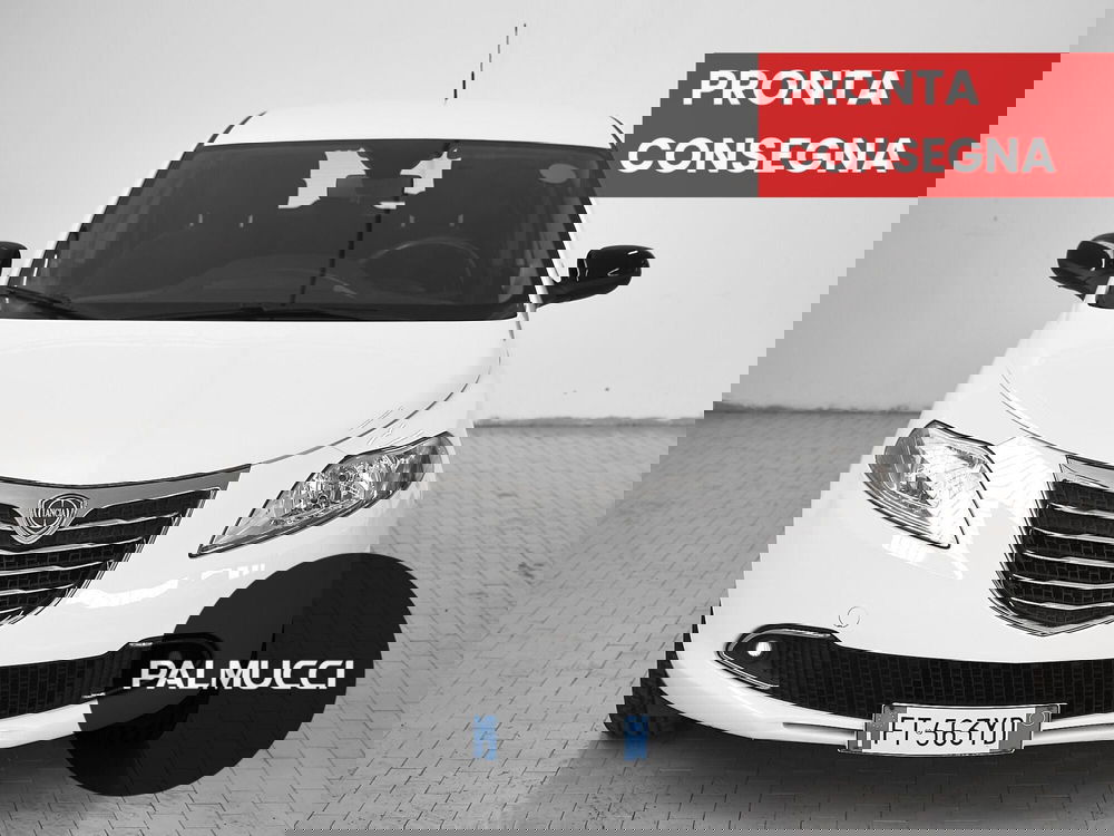 Lancia Ypsilon usata a Prato (2)