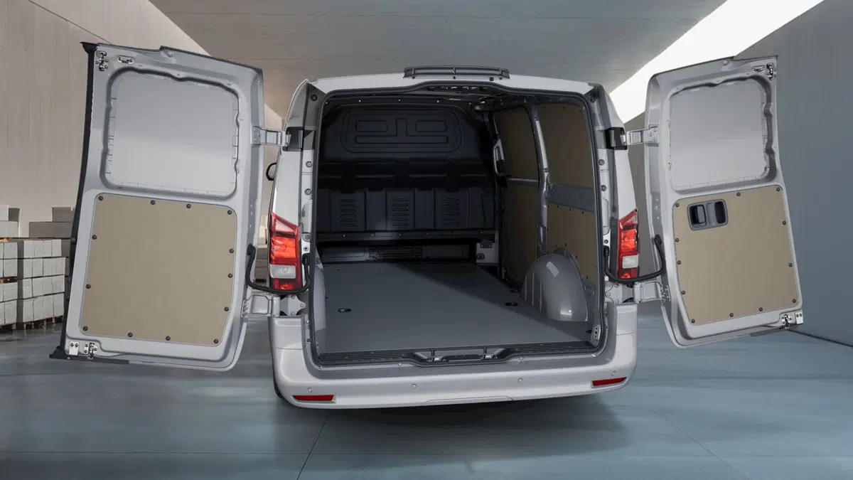 Mercedes-Benz Vito nuova a Milano (8)