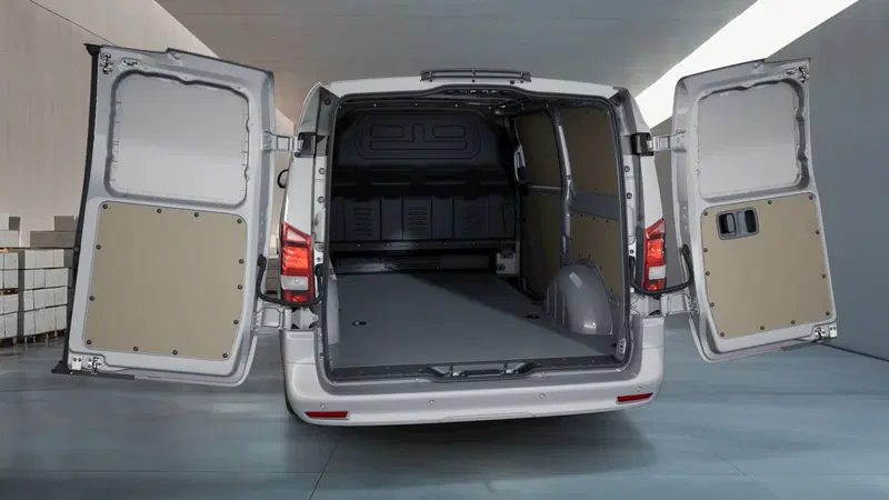 Mercedes-Benz Vito nuova a Milano (8)