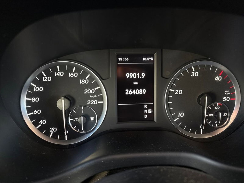 Mercedes-Benz Vito usata a Milano (13)