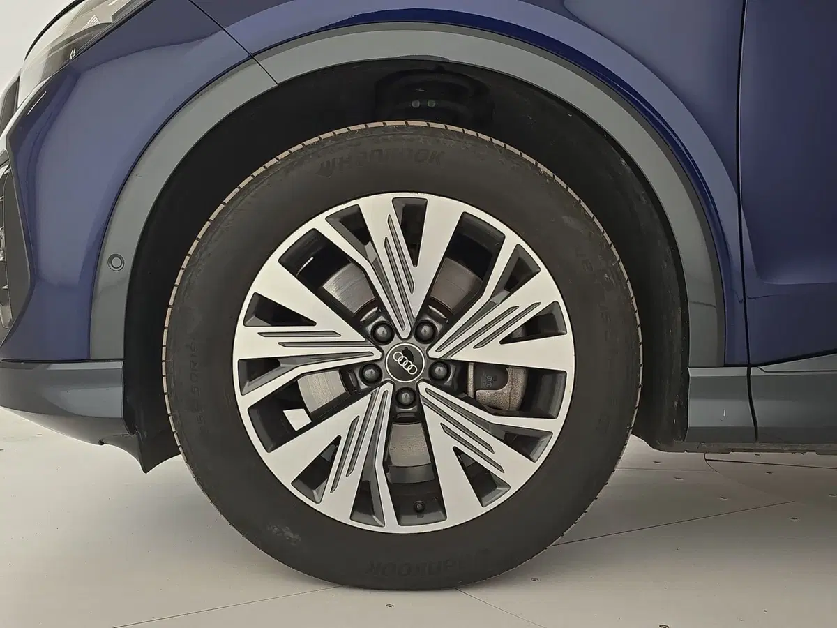 Audi Q4 Sportback usata a Cuneo (7)