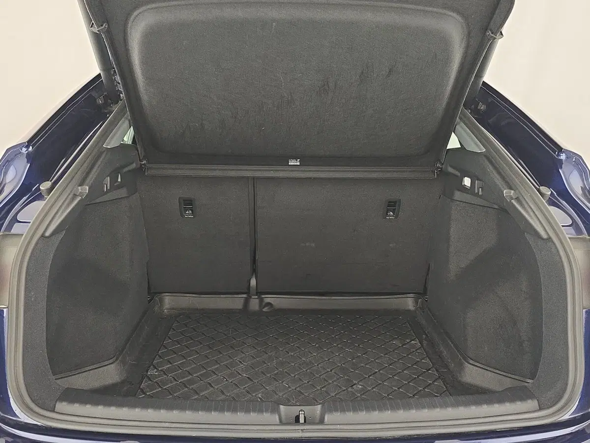Audi Q4 Sportback usata a Cuneo (8)