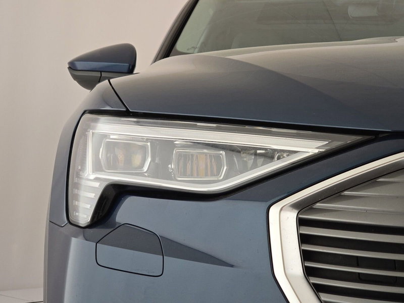 Audi e-tron usata a Asti (6)