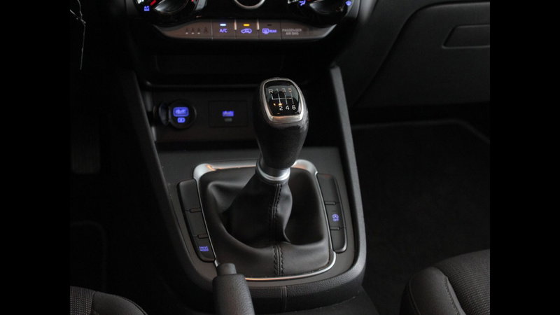 Hyundai Kona usata a Palermo (13)