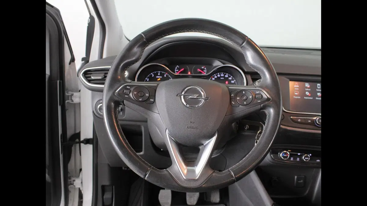 Opel Crossland usata a Palermo (9)