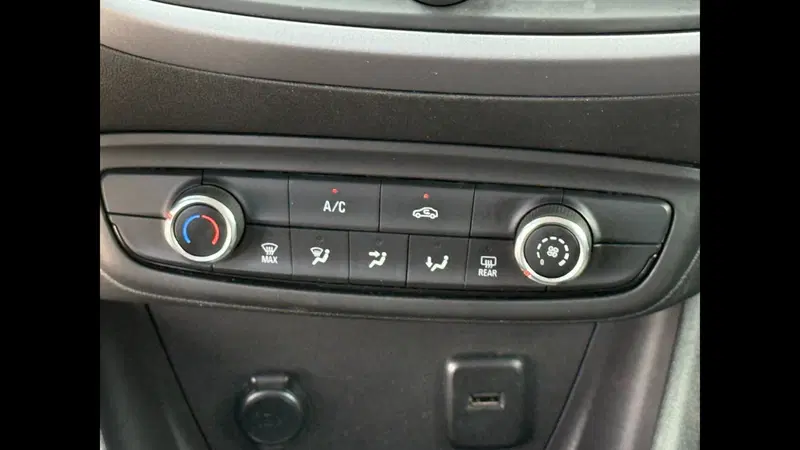 Opel Crossland usata a Palermo (17)