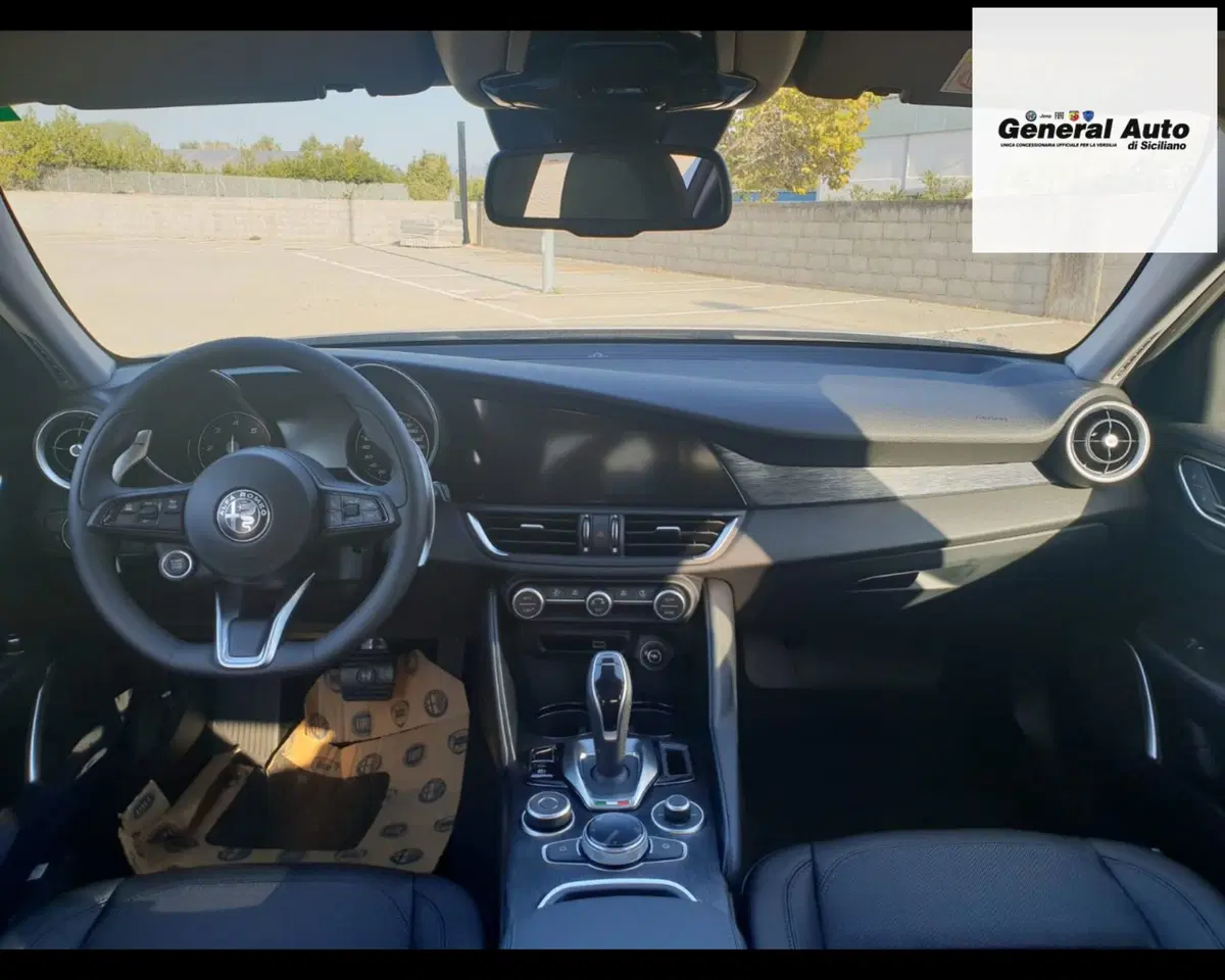 Alfa Romeo Giulia usata a Lucca (10)