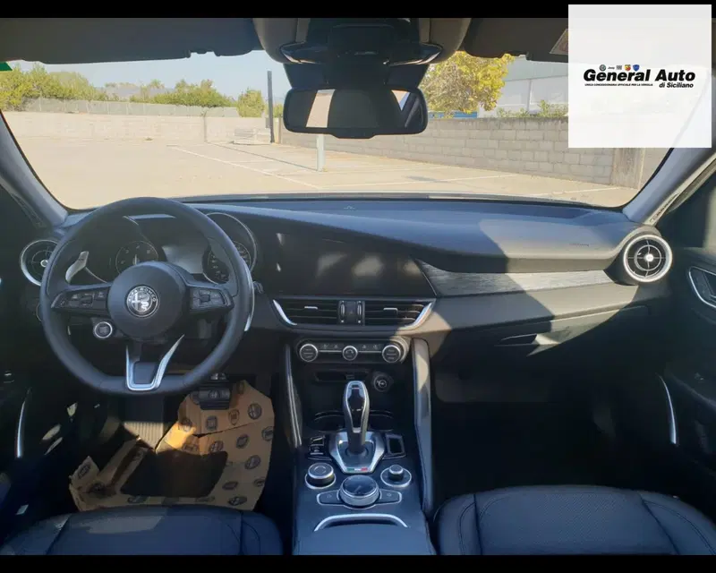 Alfa Romeo Giulia usata a Lucca (10)