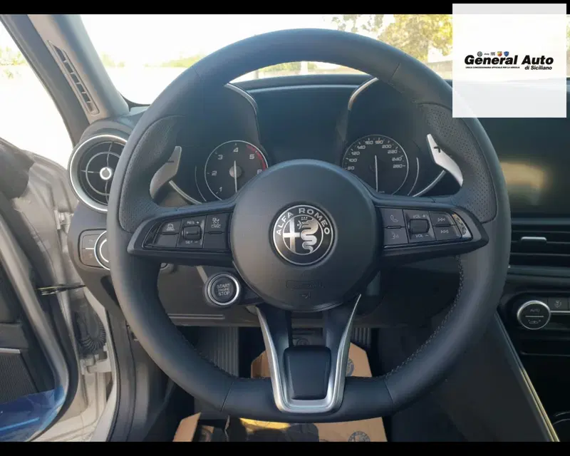 Alfa Romeo Giulia usata a Lucca (11)