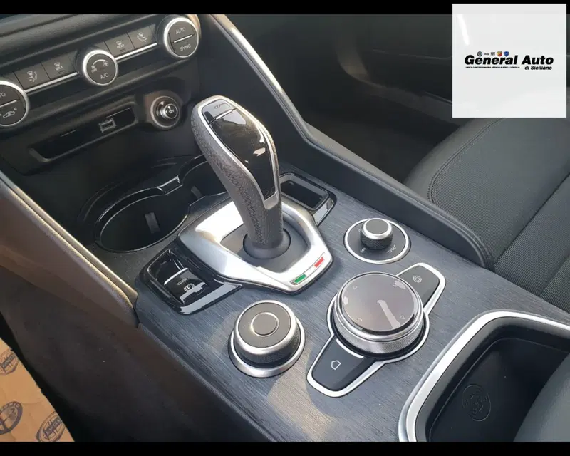 Alfa Romeo Giulia usata a Lucca (16)