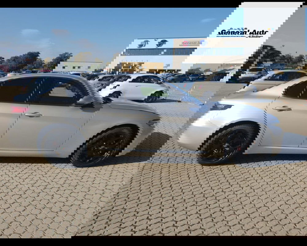 Alfa Romeo Giulia usata a Lucca (2)