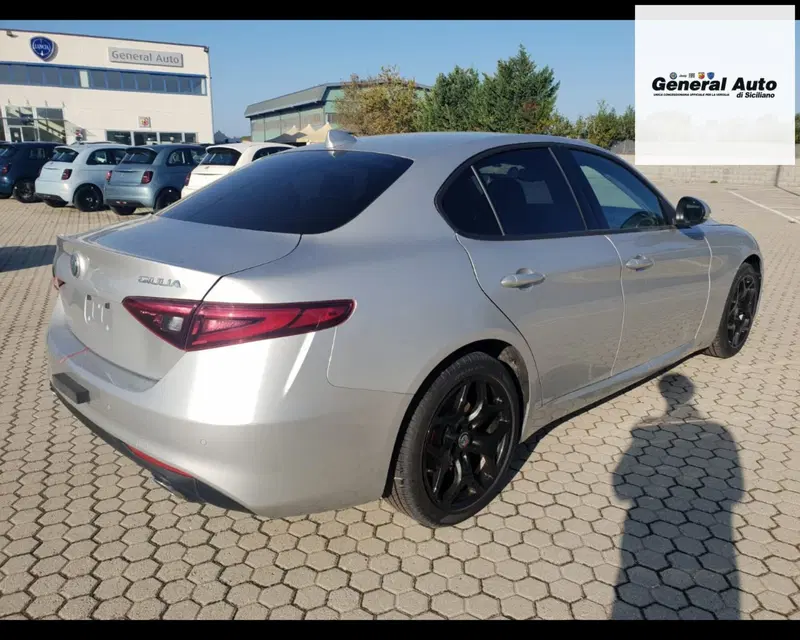 Alfa Romeo Giulia usata a Lucca (3)