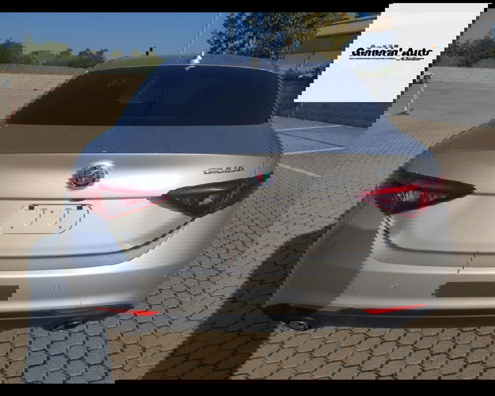 Alfa Romeo Giulia usata a Lucca (4)
