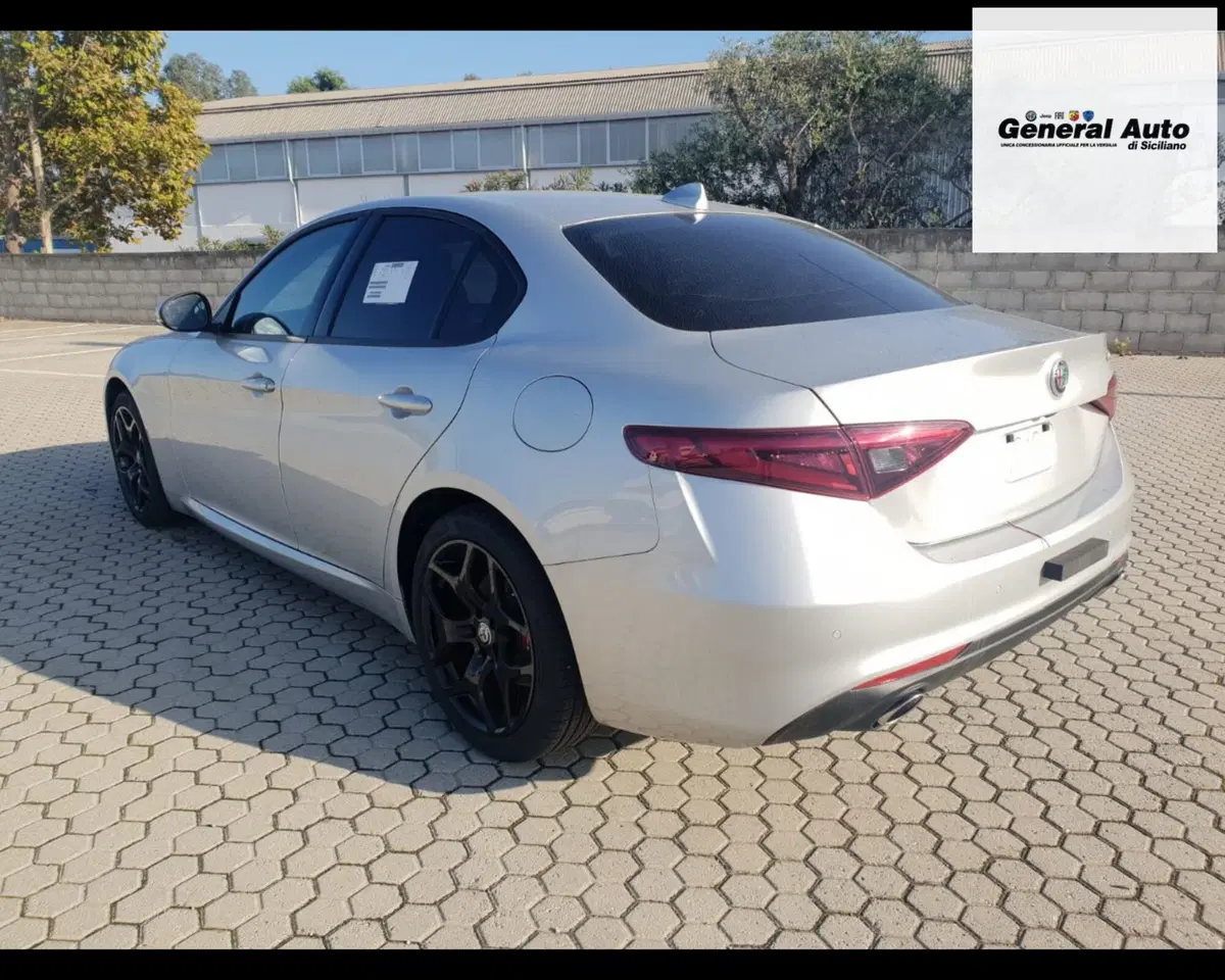 Alfa Romeo Giulia usata a Lucca (5)