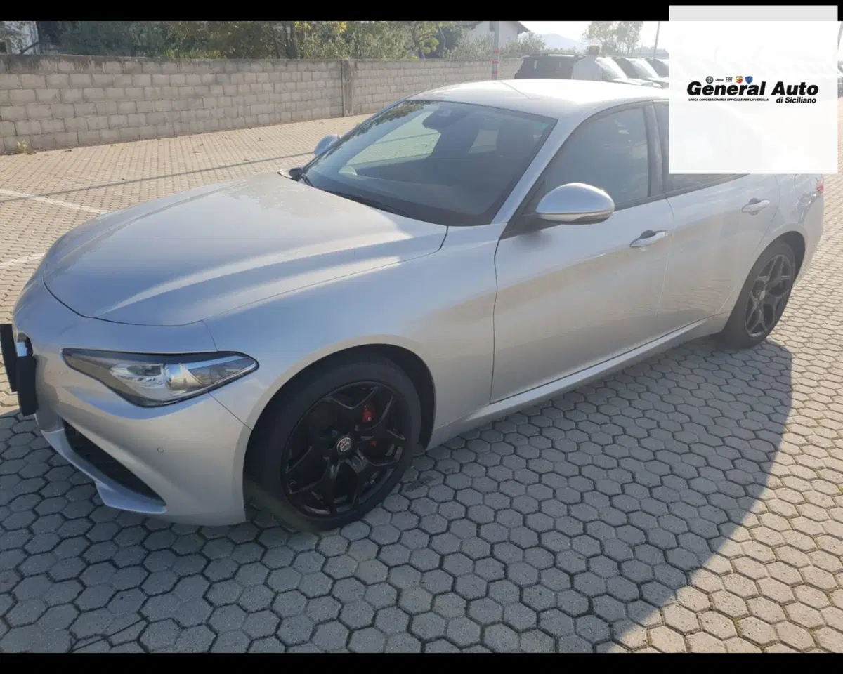 Alfa Romeo Giulia usata a Lucca (7)