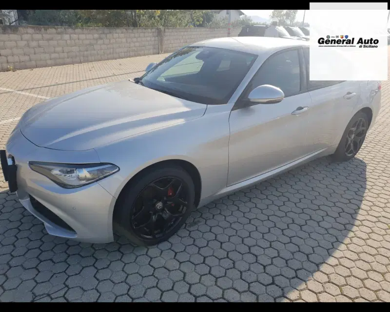 Alfa Romeo Giulia usata a Lucca (7)