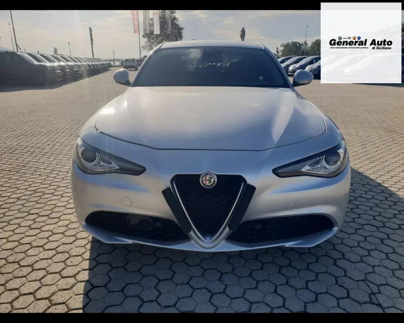 Alfa Romeo Giulia usata a Lucca (8)