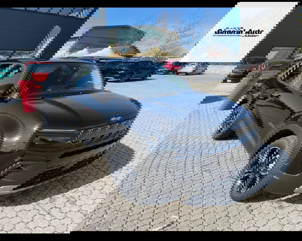 Jeep Avenger nuova a Lucca