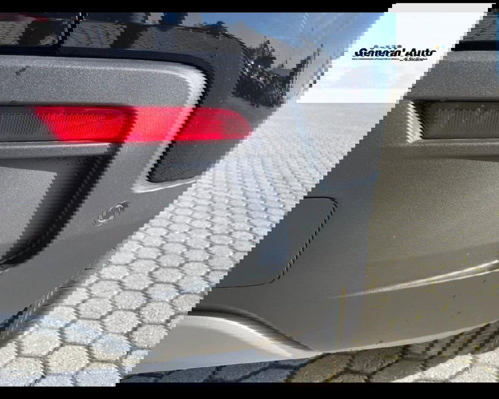 Jeep Avenger nuova a Lucca (10)