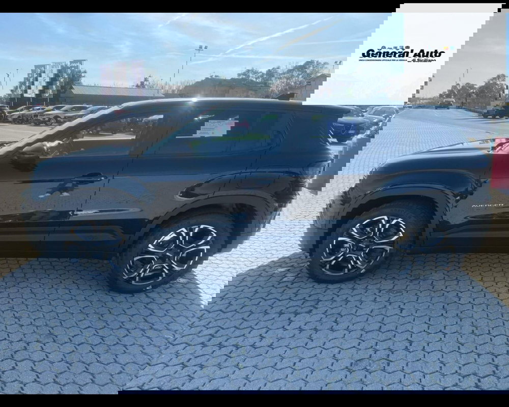 Jeep Avenger nuova a Lucca (6)