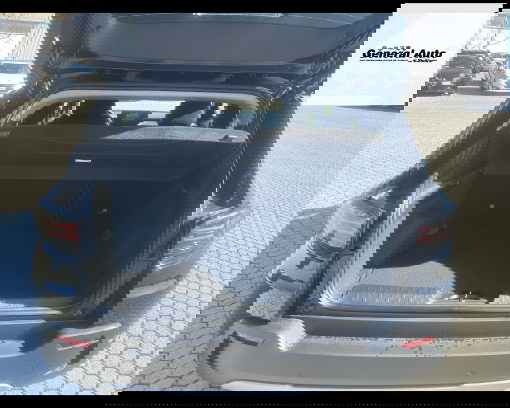 Jeep Avenger nuova a Lucca (9)