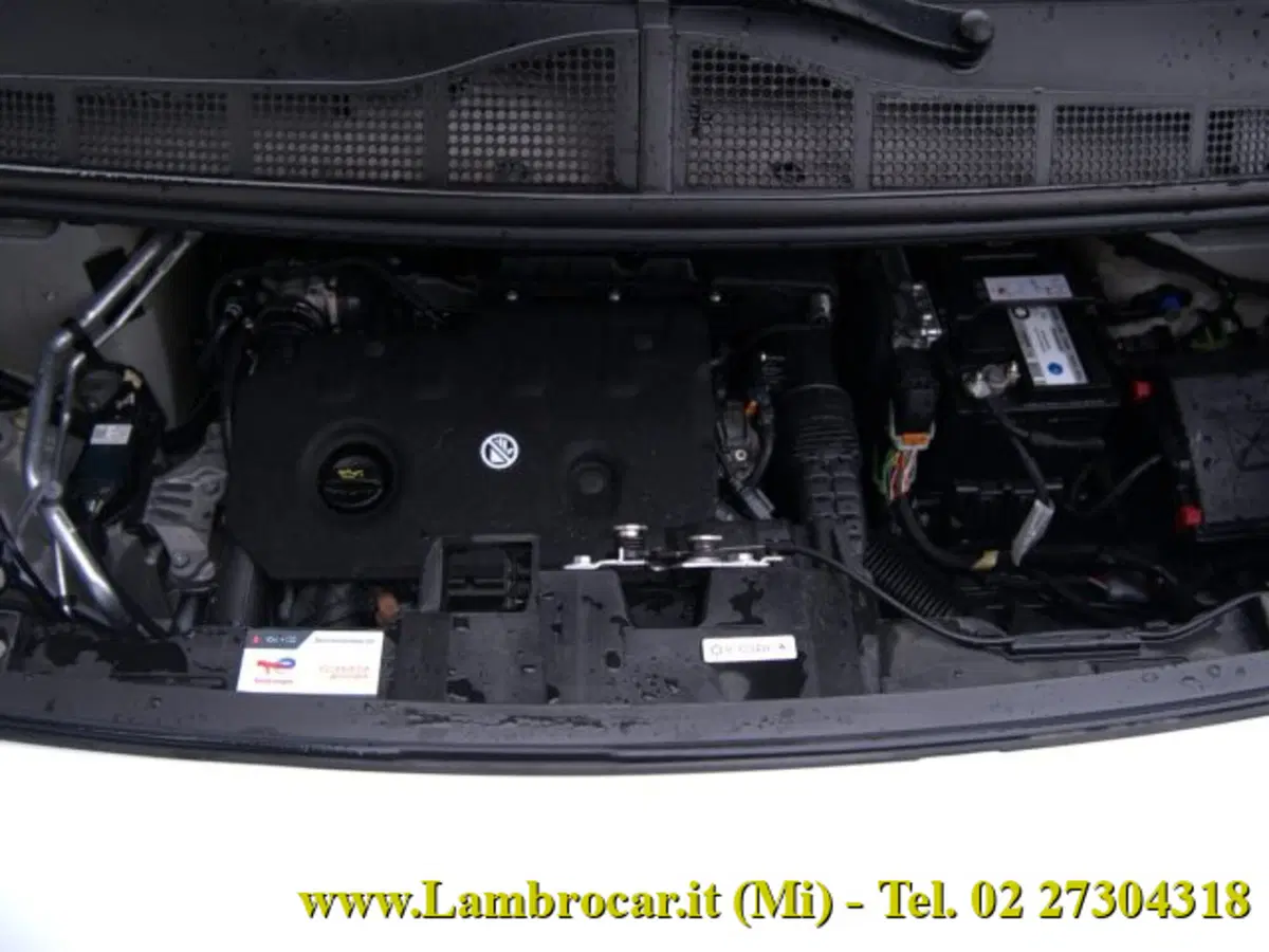 Opel Vivaro Furgone nuova a Milano (10)