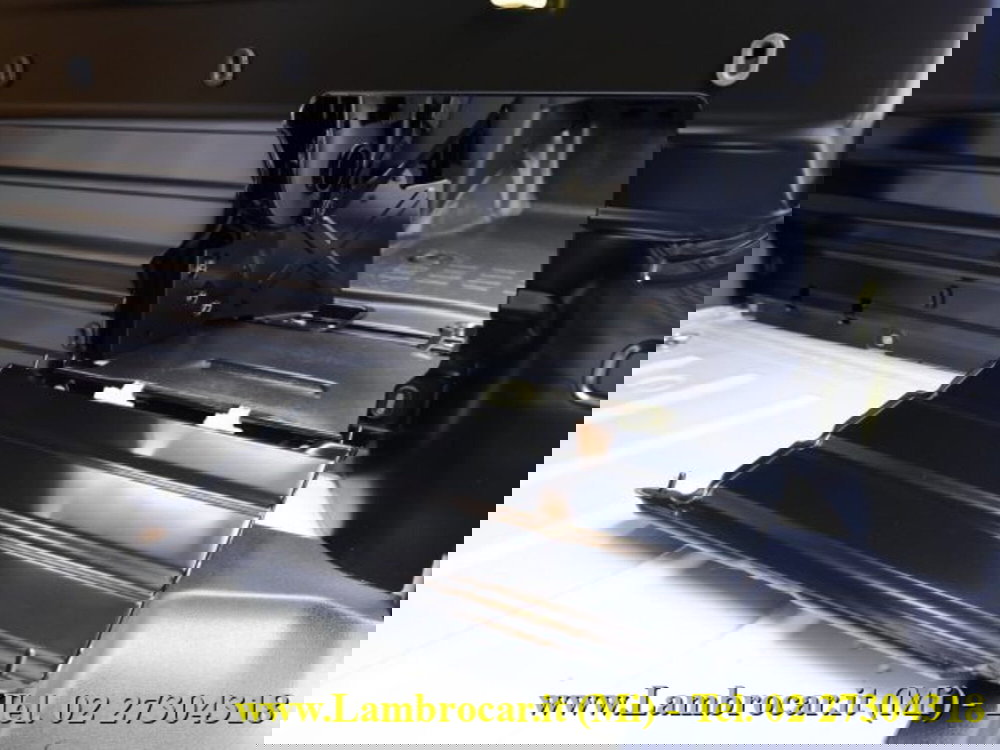 Opel Vivaro Furgone nuova a Milano (11)