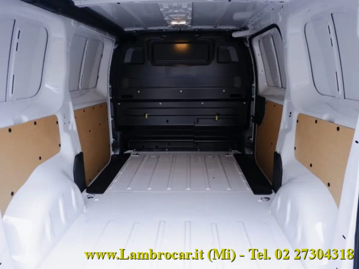 Opel Vivaro Furgone nuova a Milano (13)