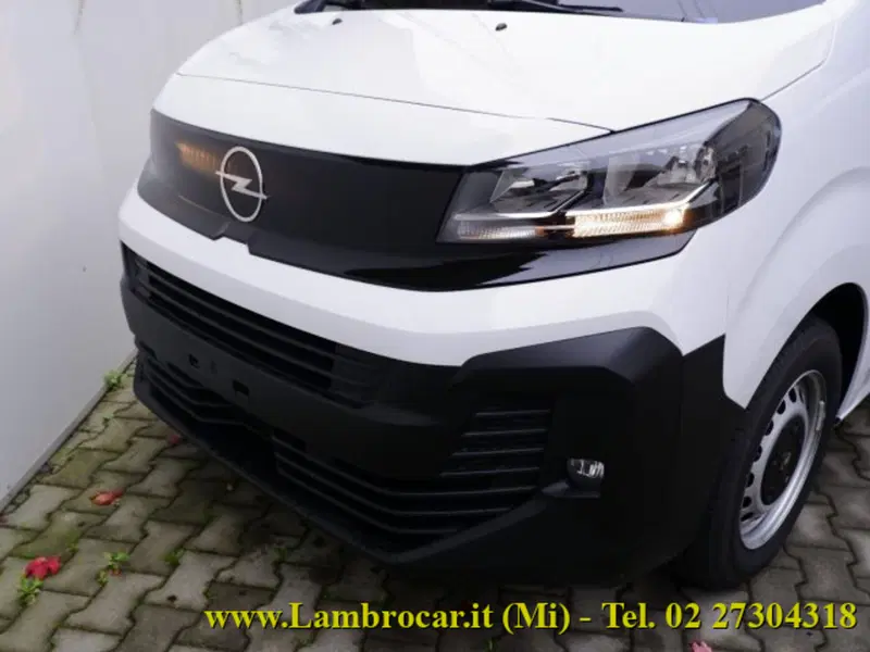 Opel Vivaro Furgone nuova a Milano (16)
